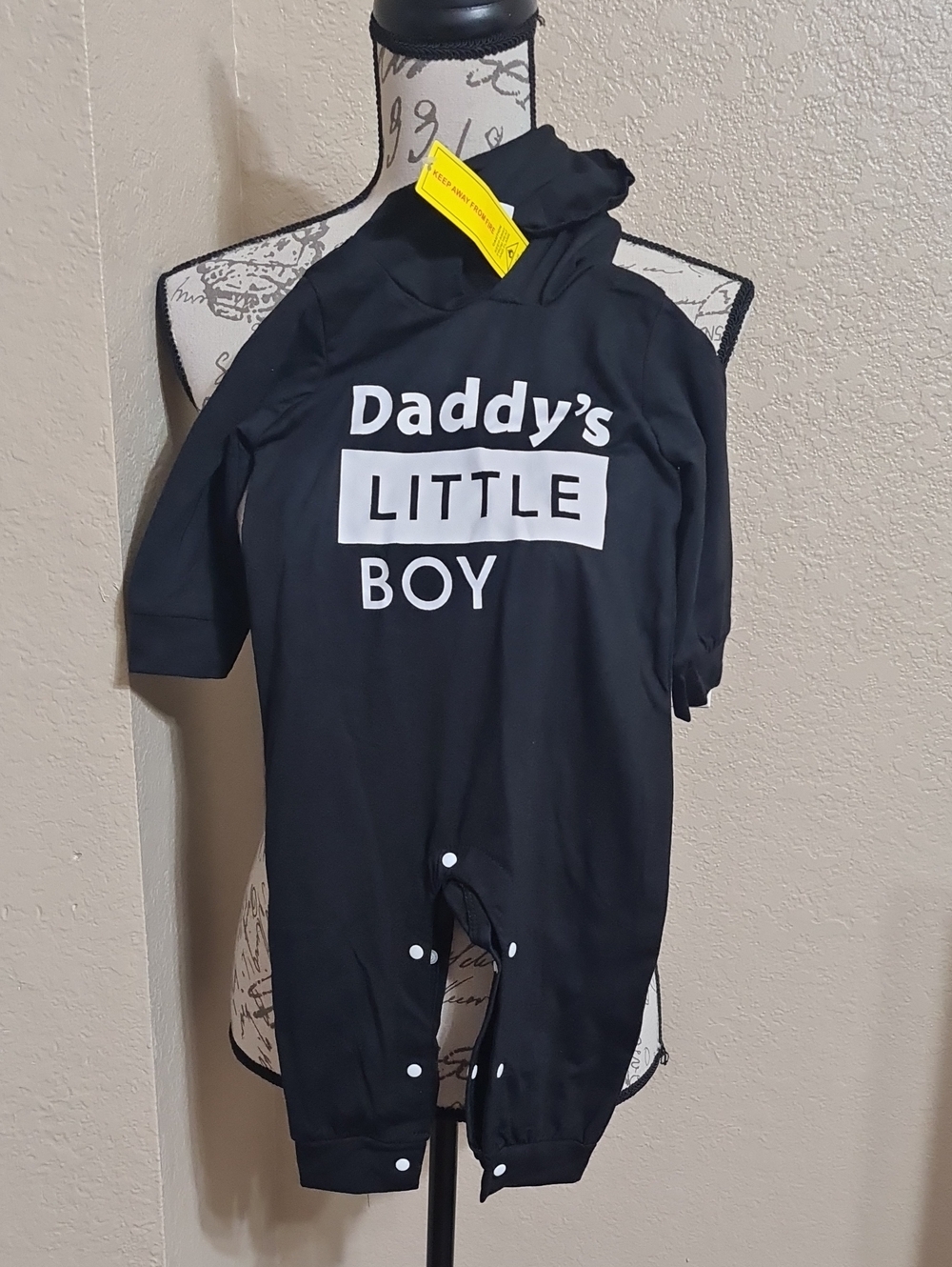 Daddy's Little Boy Hoodie Onesie in Size 9-12 Months.